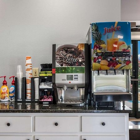 Econo Lodge Inn & Suites University Хънтсвил Екстериор снимка
