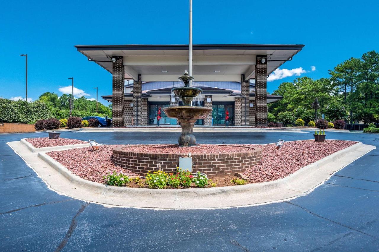 Econo Lodge Inn & Suites University Хънтсвил Екстериор снимка