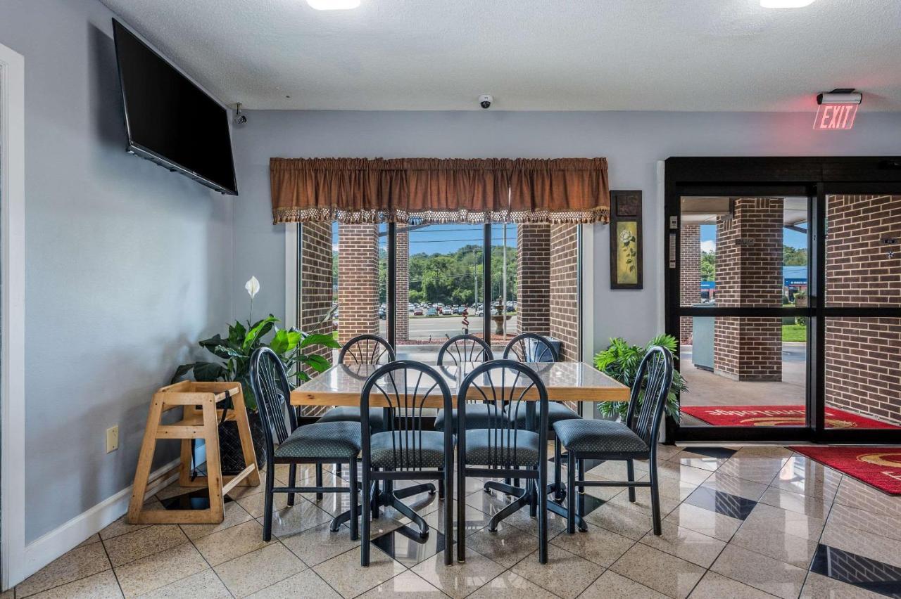 Econo Lodge Inn & Suites University Хънтсвил Екстериор снимка