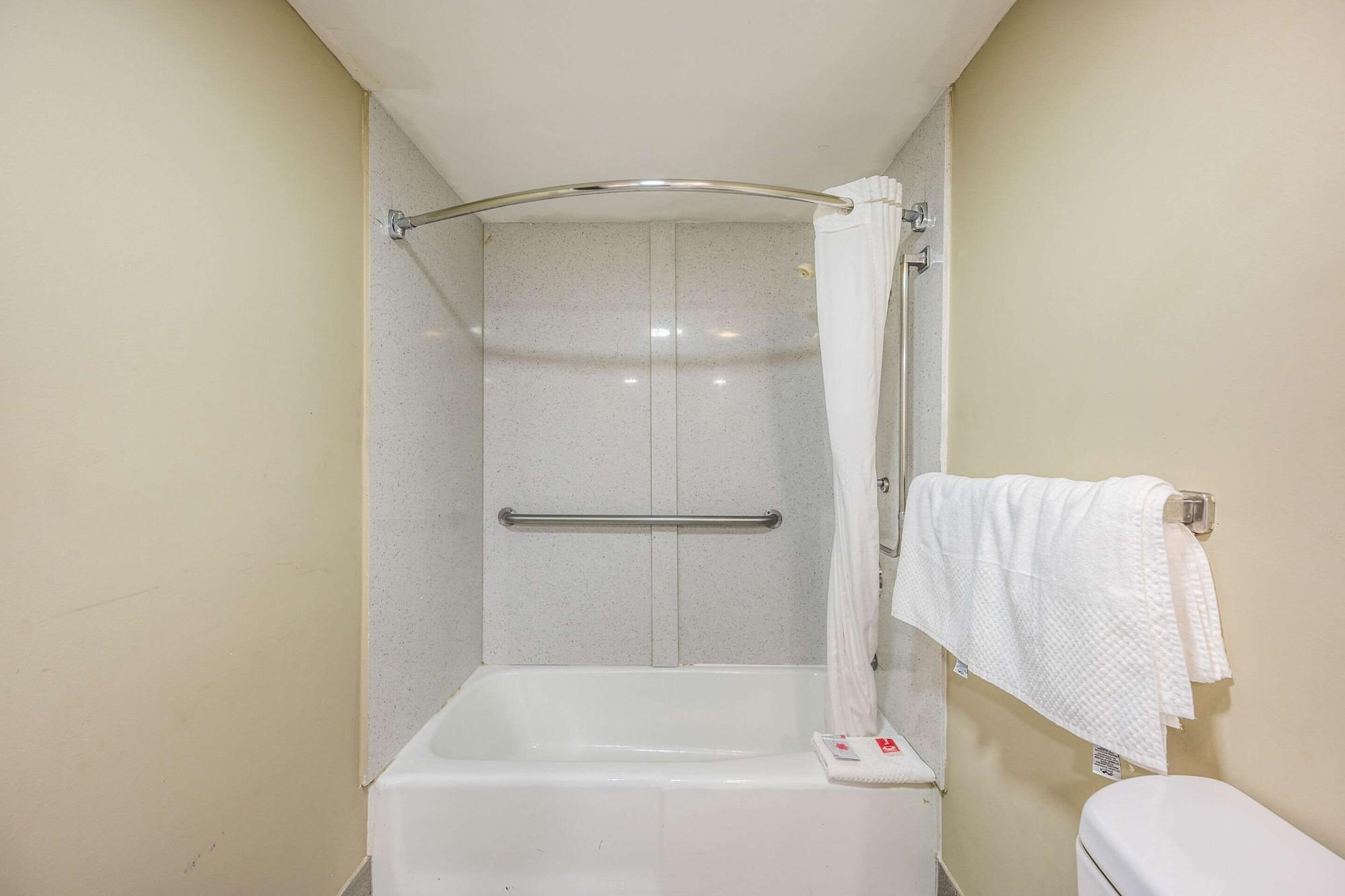 Econo Lodge Inn & Suites University Хънтсвил Екстериор снимка