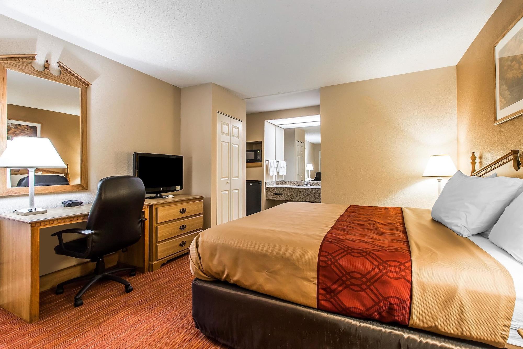Econo Lodge Inn & Suites University Хънтсвил Екстериор снимка