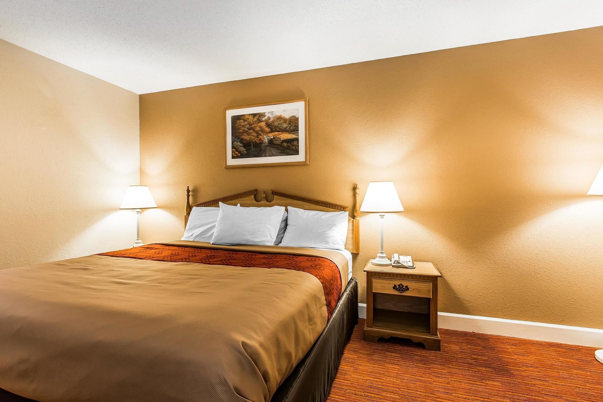 Econo Lodge Inn & Suites University Хънтсвил Екстериор снимка