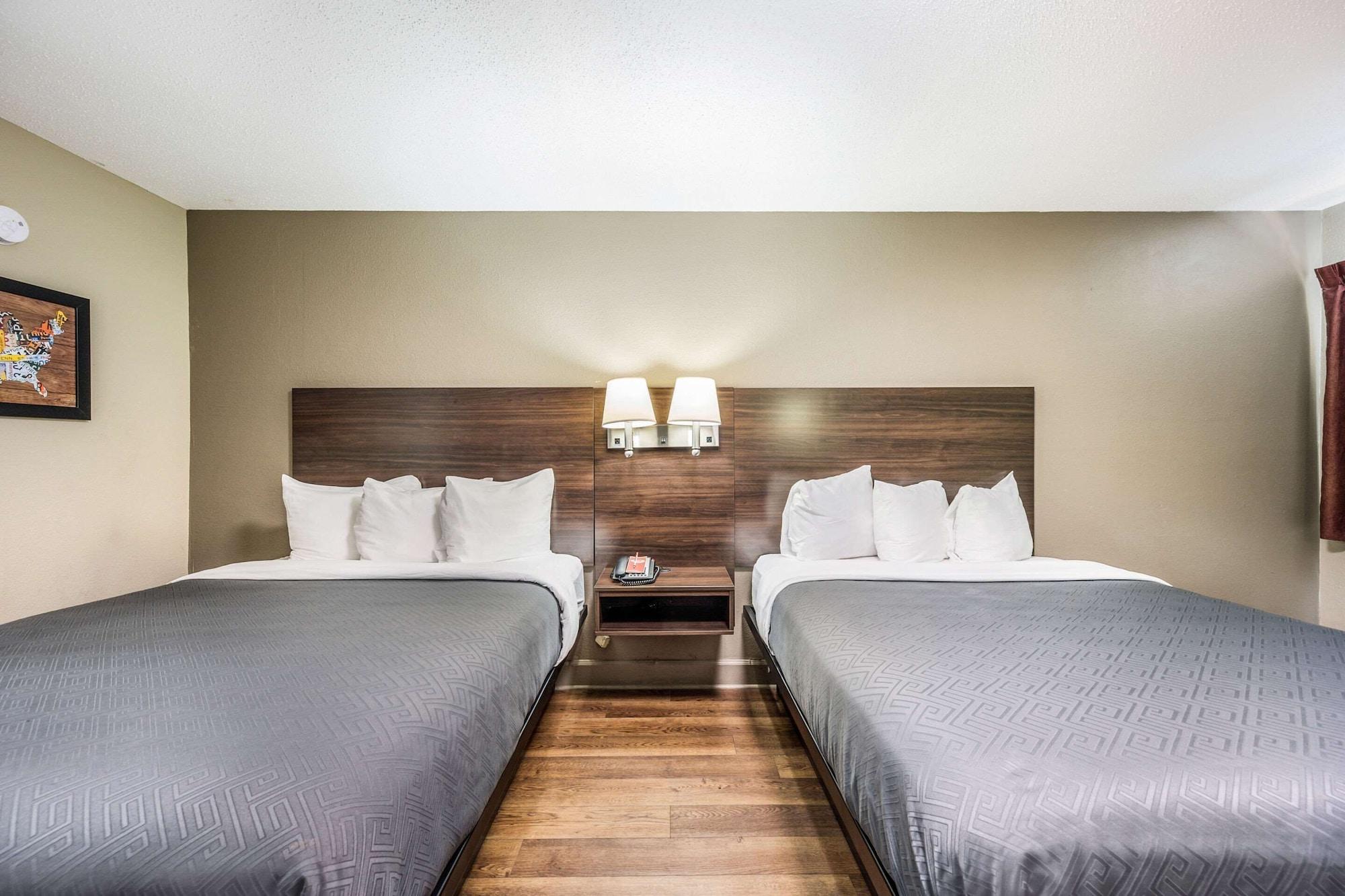 Econo Lodge Inn & Suites University Хънтсвил Екстериор снимка