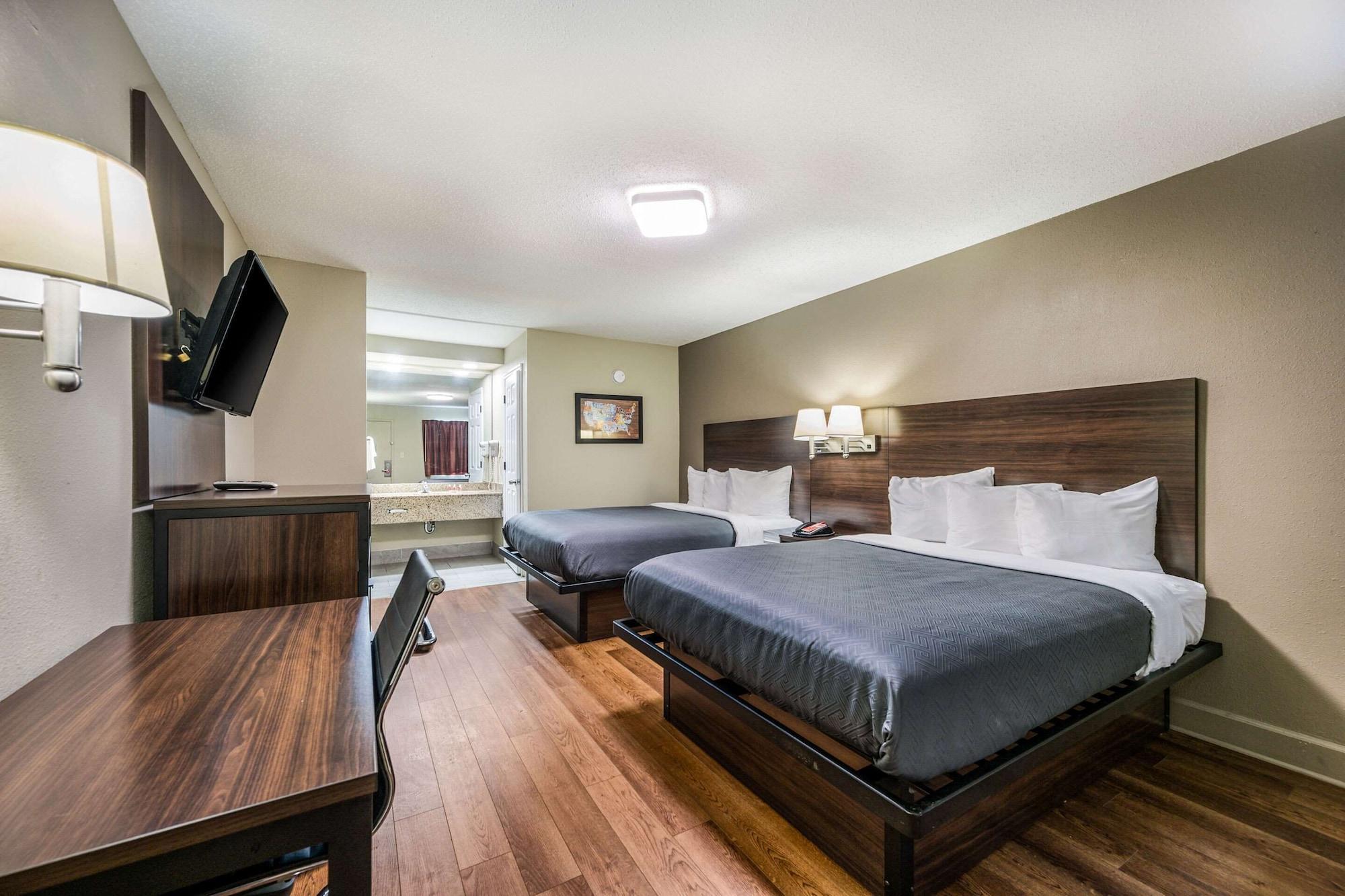 Econo Lodge Inn & Suites University Хънтсвил Екстериор снимка