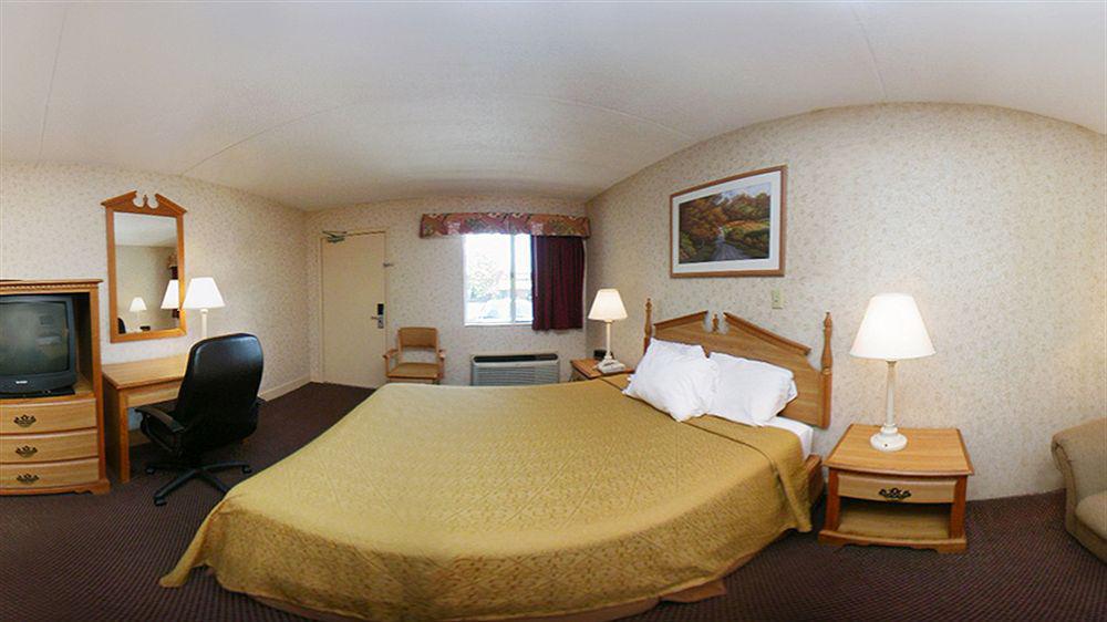 Econo Lodge Inn & Suites University Хънтсвил Екстериор снимка